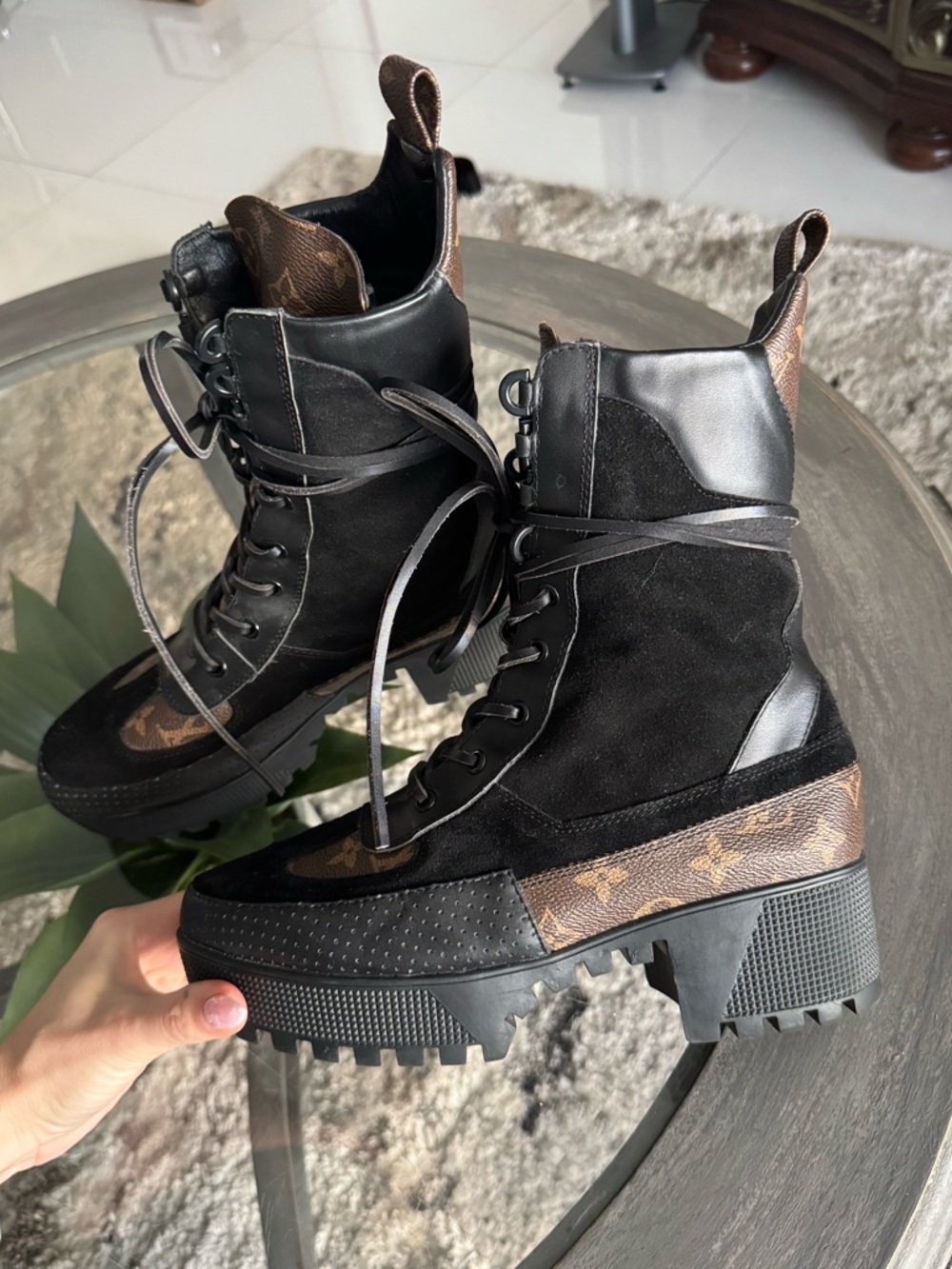 Louis Vuitton combat calfskin and suede boots, black with brown size EU 40 - Picture 10 of 11